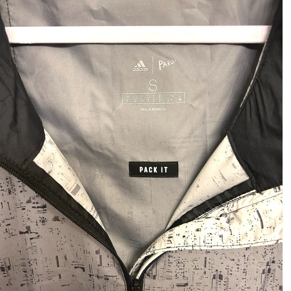 New W/Tags‎ Adidas My Shelter W.R. Mens Outdoor Jacket Black/Halo Packable Sz. S
